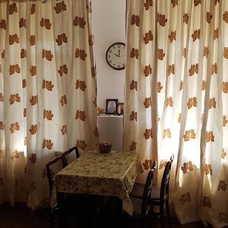 Абазинская 35 수쿰 외부 사진